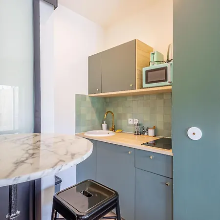 2 Hebergements Un Studio Avec Jacuzzi Privatif Et Une Chambre Avec Entree Independante 4*