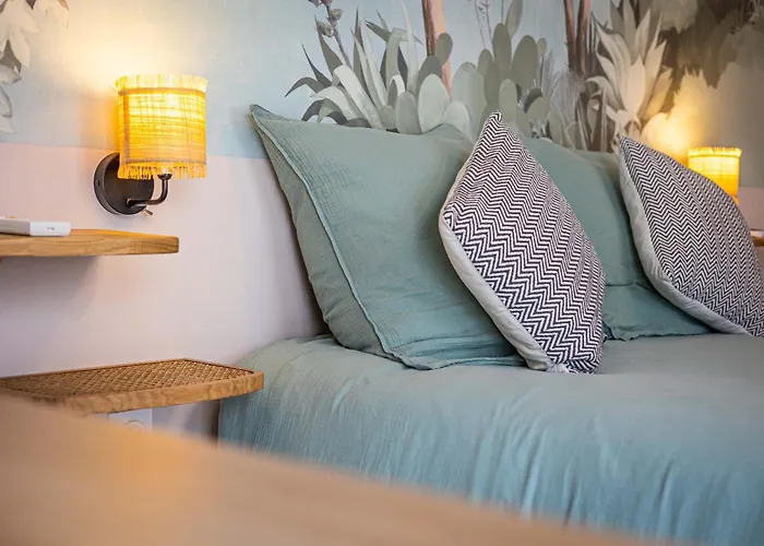 Chambres D Hotes Avec Jacuzzi Uniquement Pour Le Studio Bed & Breakfast 4*