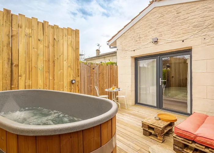 D Hotes Avec Jacuzzi Uniquement Pour Le 4*