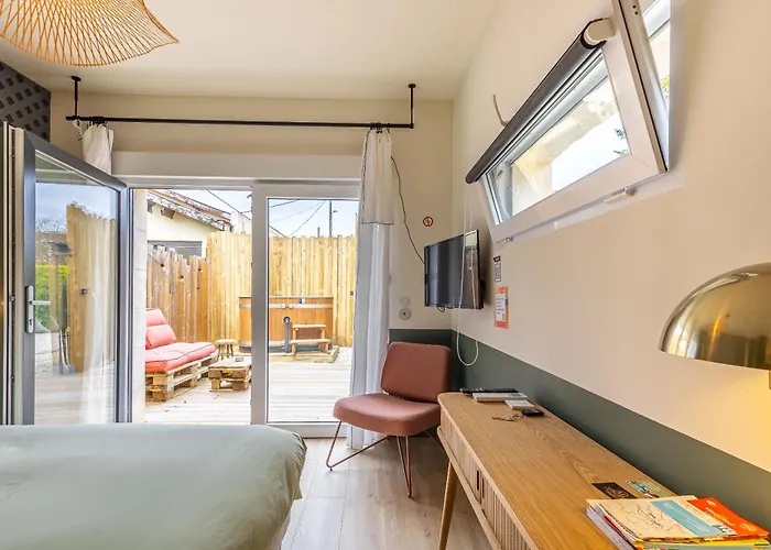 Chambres D Hotes Avec Jacuzzi Uniquement Pour Le Studio Bed & Breakfast Mérignac