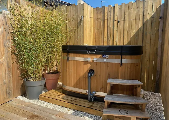 D Hotes Avec Jacuzzi Uniquement Pour Le 4* Mérignac